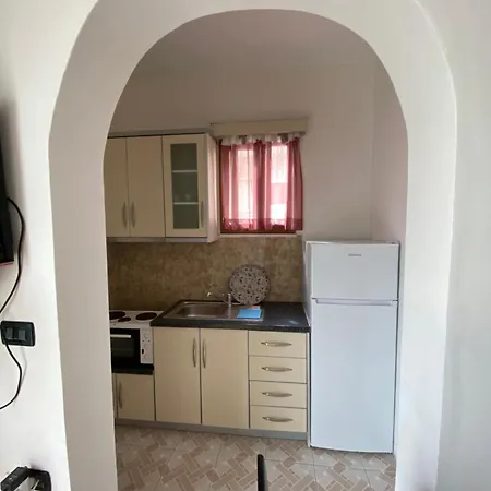 50 Apartment *